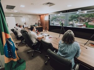 Governador anuncia construção de mais 12 escolas estaduais no interior