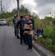 Mulher morre em acidente de moto no Fernão Velho, em Maceió