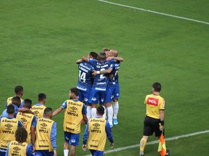 CSA toma gol nos acréscimos e perde para o Grêmio em Porto Alegre
