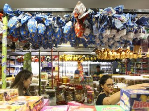 Pandemia afeta venda de chocolates, pescados e a hotelaria na Páscoa