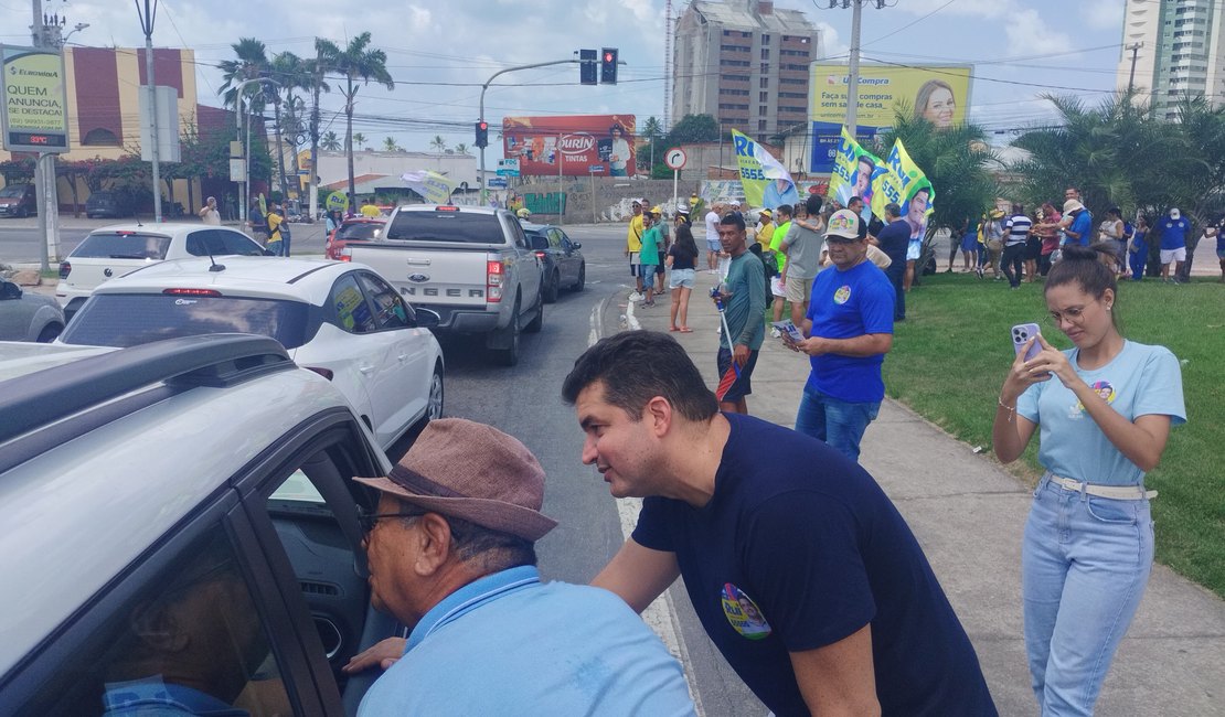 Candidato a vereador, Rui Palmeira realiza ações de campanha em Maceió