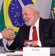 Ministro de Lula ganha título de cidadão de AL; três deputados votam contra o projeto