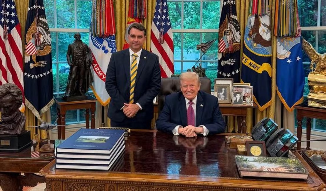 Flávio diz que pediu a Trump para classificar PCC e CV como grupos terroristas