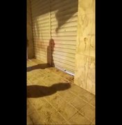 [Vídeo] Homem leva tiros enquanto estava em um mercadinho na Zona rural de Feira Grande