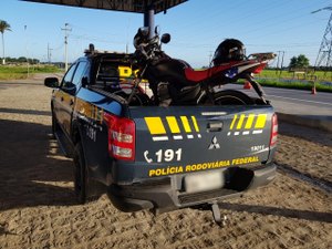 Quatro pessoas são presas pela PRF durante final de semana em AL
