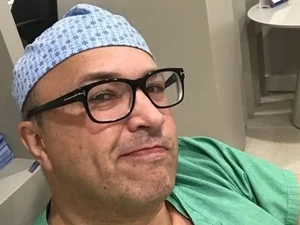 Suspeito de assédio a pacientes, cirurgião plástico é punido pelo Conselho de Medicina