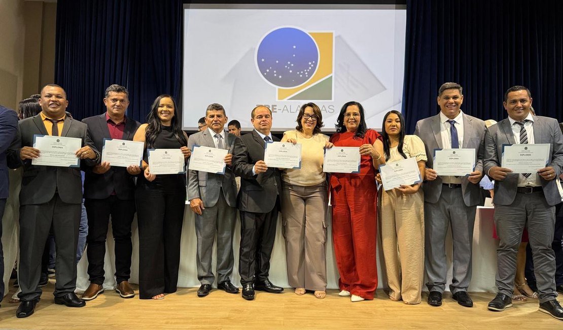 Prefeita Edilza Alves, o vice Jadielson e vereadores eleitos por Lagoa da Canoa são diplomados