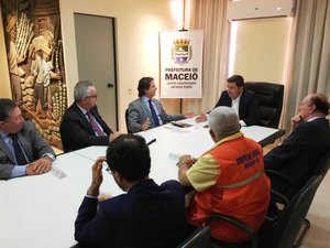 Prefeito em exercício discute andamento dos estudos no Pinheiro