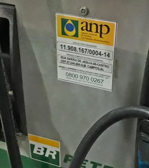 Petrobras anuncia queda de quase 1% no preço da gasolina