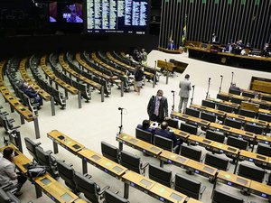 Congresso derruba veto e Fundo Eleitoral será de R$ 5,7 bilhões