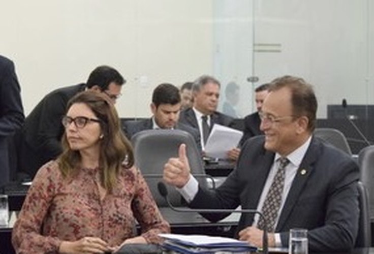 Dois deputados estaduais deixam MDB visando eleições de 2022