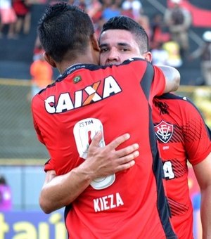 Vitória vence Corinthians e Flamengo perde para o Grêmio. Santa Cruz segue líder