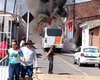 Ônibus é destruído por incêndio e assusta moradores em Santana do Mundaú