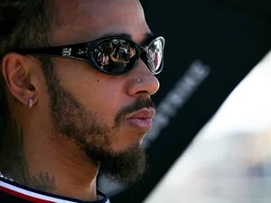 Hamilton diz que cogitou abandonar Mercedes após GP do Brasil na F1