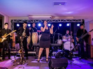 Dona Flô e banda interpretam clássicos do samba em Arapiraca