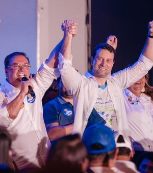 Daniel, Lucas e Luciano são recebidos por mais de 5 mil profissionais da Educação