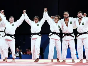 Brasil conquista bronze na disputa por equipes mistas no judô