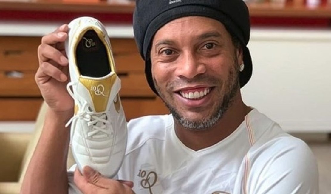 Ronaldinho pode ter problemas para viajar mesmo sem entregar o passaporte