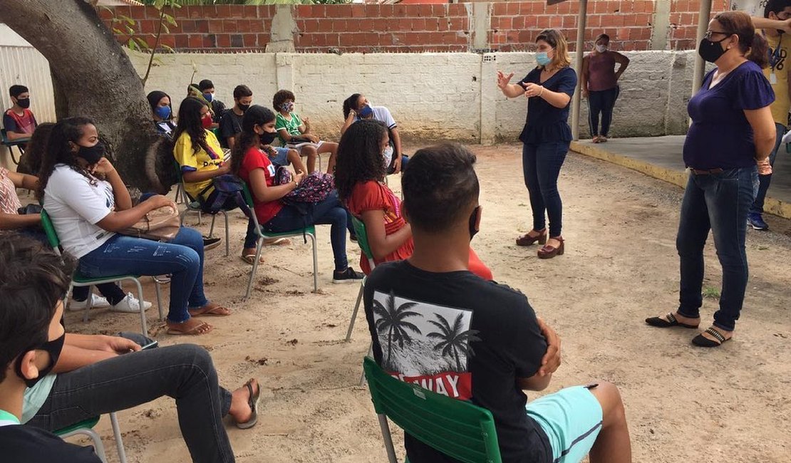 Prefeitura de Maragogi faz promove palestra sobre gravidez na adolescência