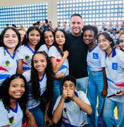 Governador entrega ginásio e revitalização da Escola Maria da Salete Gusmão