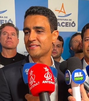 “Dever cumprido”: JHC deixa a Prefeitura de Maceió para disputar as eleições deste ano