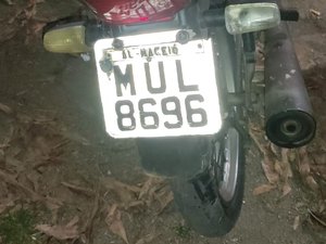 Motocicleta com queixa de roubo é recuperada no Centro de Arapiraca