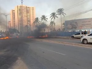 [Vídeo] Pais de alunos da rede municipal de Maceió voltam a protestar contra a falta de transporte escolar