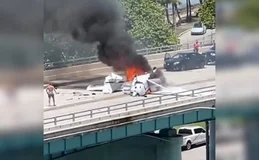 VÍDEO: avião bate em carro que passava por ponte em Miami, na Flórida, e deixa um morto