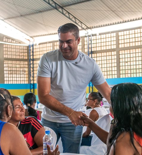 Prefeito de Maragogi antecipa salário dos garis e promove confraternização com sorteio de prêmios