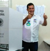 'Estou confiante na vitória de Arapiraca', afirma Severino Pessoa após voto neste domingo (7)