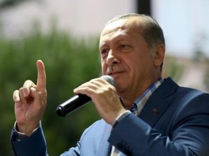 Presidente da Turquia manda fechar milhares de escolas no país