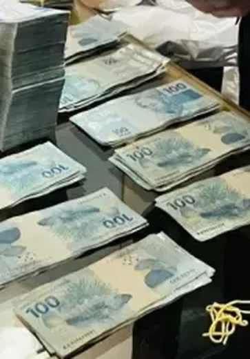 PF apreende R$ 430 mil com Sóstenes, suspeito de desviar cota parlamentar