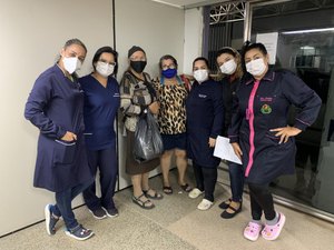 Assistentes sociais promovem reencontro de família com idosa que estava perdida em Maceió