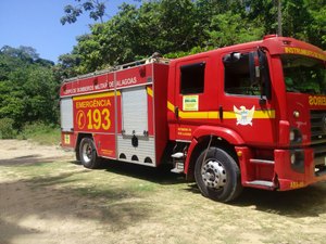 Homem é atropelado e fica preso entre caminhão e contêiner de lixo na Serraria