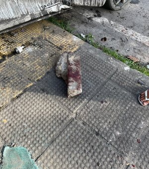 Motorista é espancado e tem carro destruído após atropelamento em Maceió