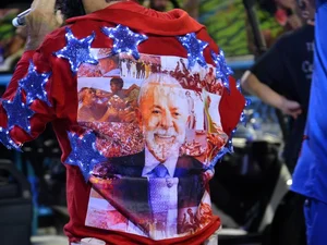 Escola de samba que homenageou Lula é rebaixada para a Série Ouro