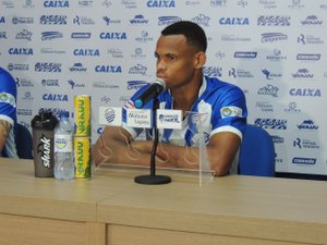 Atacante Franklin é regularizado e já pode estrear pelo CSA na Série B