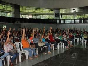 Trabalhadores da rede estadual de ensino paralisam atividades a partir da próxima semana