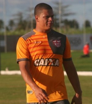 Mazola Jr. relaciona 19 atletas do CRB para jogo com o Paysandu