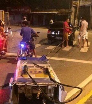[Vídeo] Sem perceber, motorista arrasta bomba de combustível no Jacintinho
