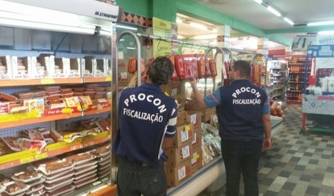 Procon de Alagoas apreende produtos fora de validade