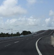 Governo de Alagoas entrega restauração de avenidas em Maceió