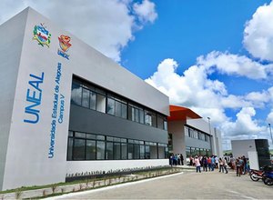 Uneal oferece 1.620 vagas EAD até 2026