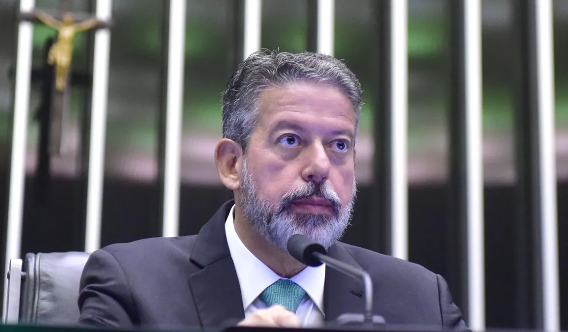 Perfil oficial da Câmara chama Alexandre de Moraes de “ditador” e acusa Lula de “Golpe de Estado”; Arthur Lira manda investigar
