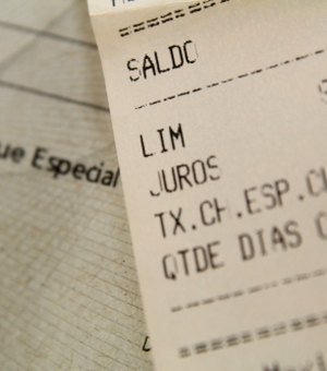 51% dos brasileiros que possuem cheque especial desconhecem as taxas de juros