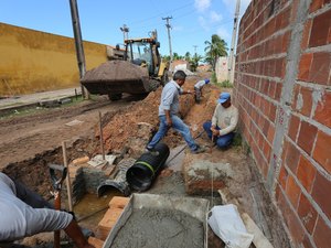 Obras de drenagem e pavimentação avançam na Massagueira