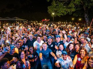 Renan Filho anuncia centro de hemodiálise durante Caravana em Santana do Mundaú