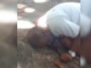 Homem é morto a tiros à luz do dia na orla de Pajuçara; suspeito foi detido por militar à paisana