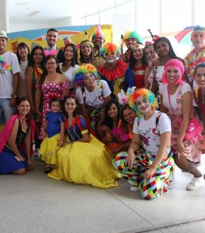 Bloco da Humanização leva a alegria do Carnaval aos pacientes do Hospital de Emergência do Agreste