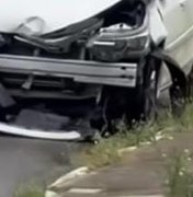 Colisão entre carros é registrada no bairro Santa Esmeralda, em Arapiraca
